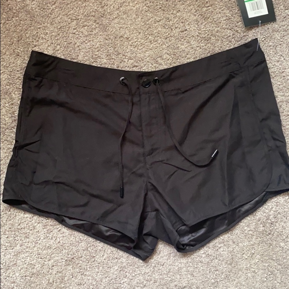 Ellen Tracy Size Large Board Shorts